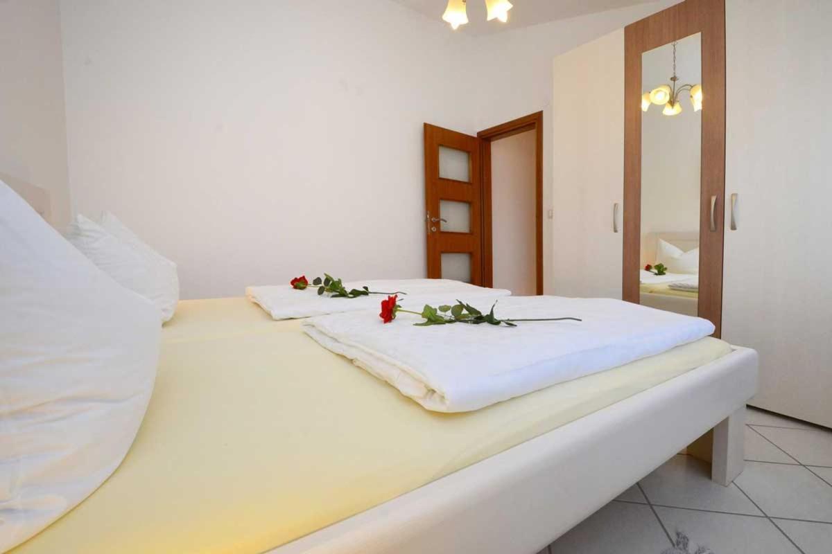 Apartments Jasmina Poreč Szoba fotó